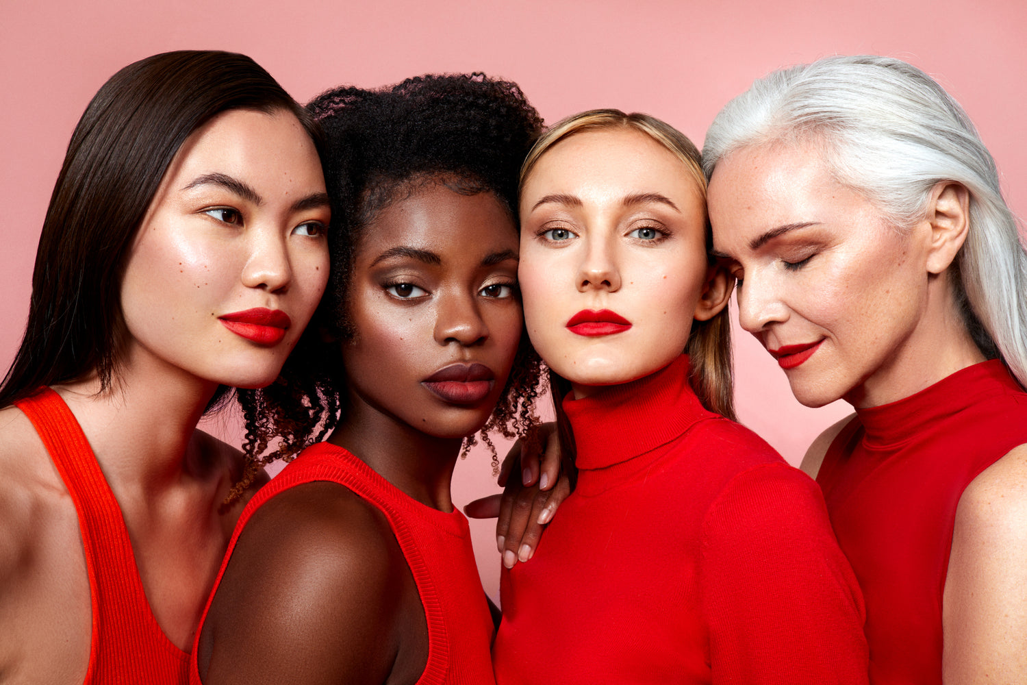 Gruppe von Models mit Makeup und Hairstyling